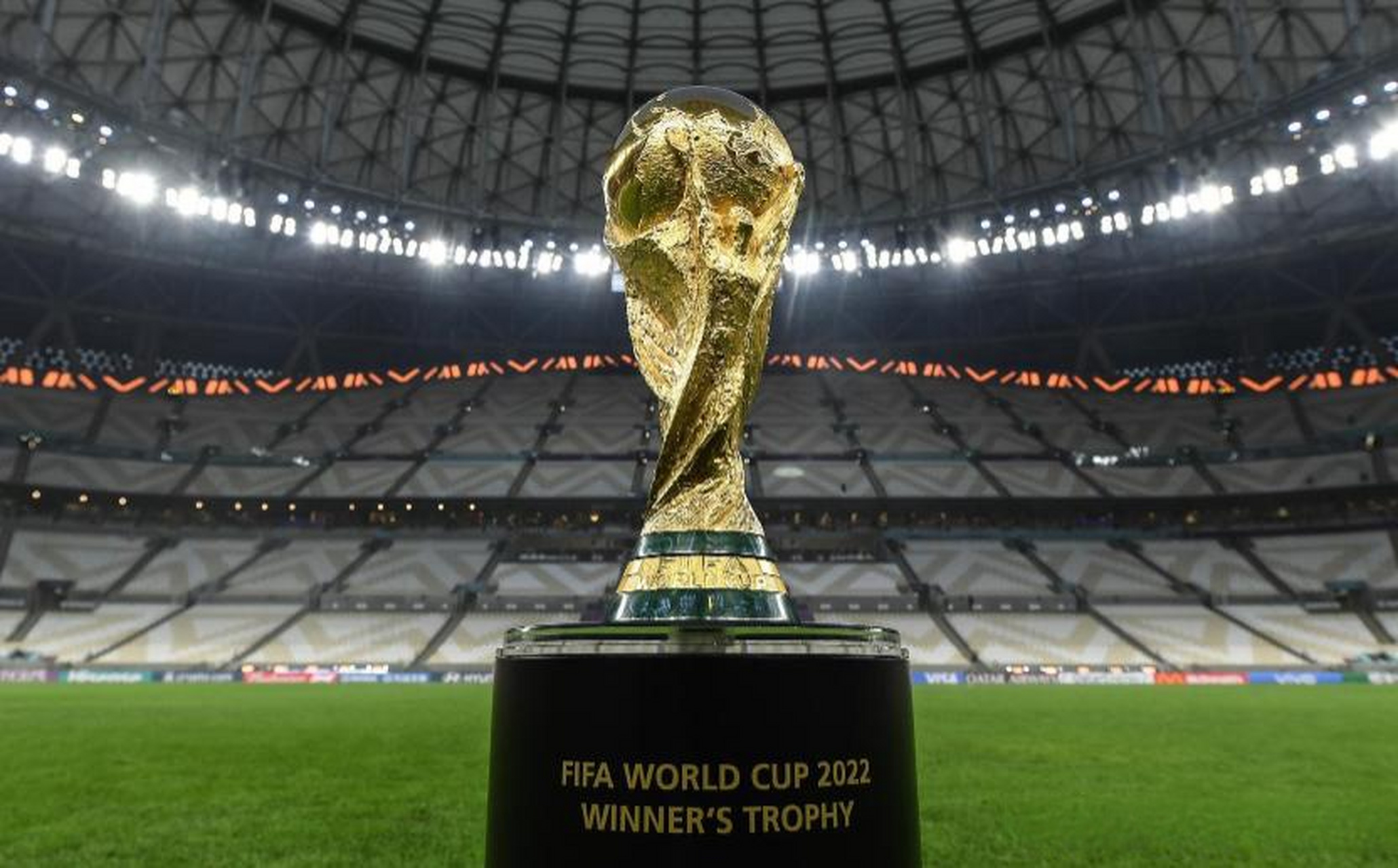 占据主导地 占据主导地