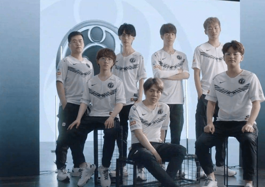 上海队敲响 上海队敲响