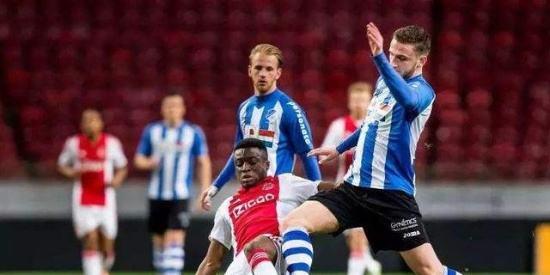 奔跑的背影 奔跑的背影